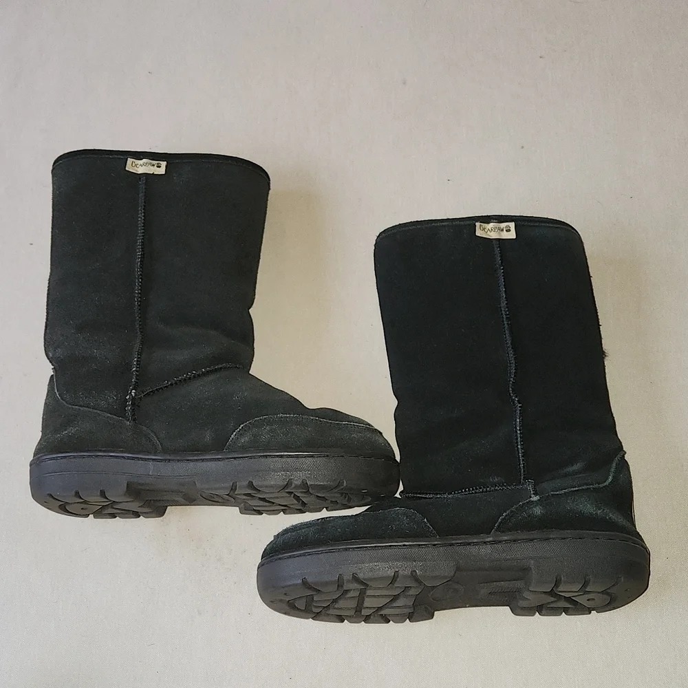 BearPaw Black W7 boots